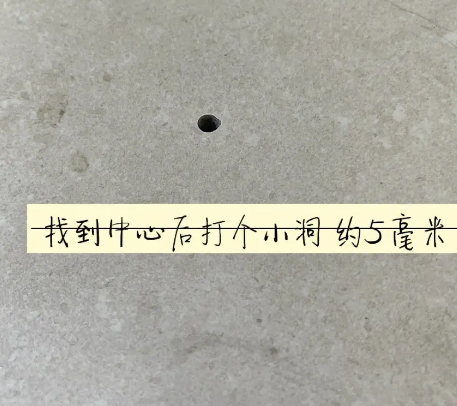 城区瓷砖空鼓维修公司专业解答在瓷砖铺贴过程中，如果砂料搅拌不均匀，将会带来以下问题